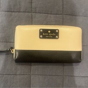 Kate Spade Two-Tone Black and Cream Wallet